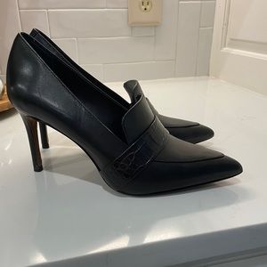 Banana Republic Black Madison 12Hour Loafer Pumps